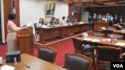 台湾立法院教育及文化委员会星期四质询的情形