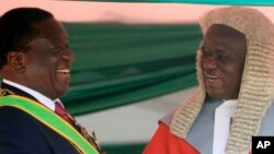 UChief Justice Luke Malaba loMongameli Emmerson Mnangagwa.