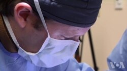 美国医生用病患自己的细胞修复关节