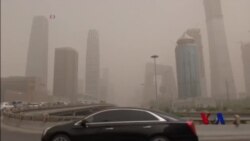 沙尘暴遮天蔽日 北京PM2.5飙升