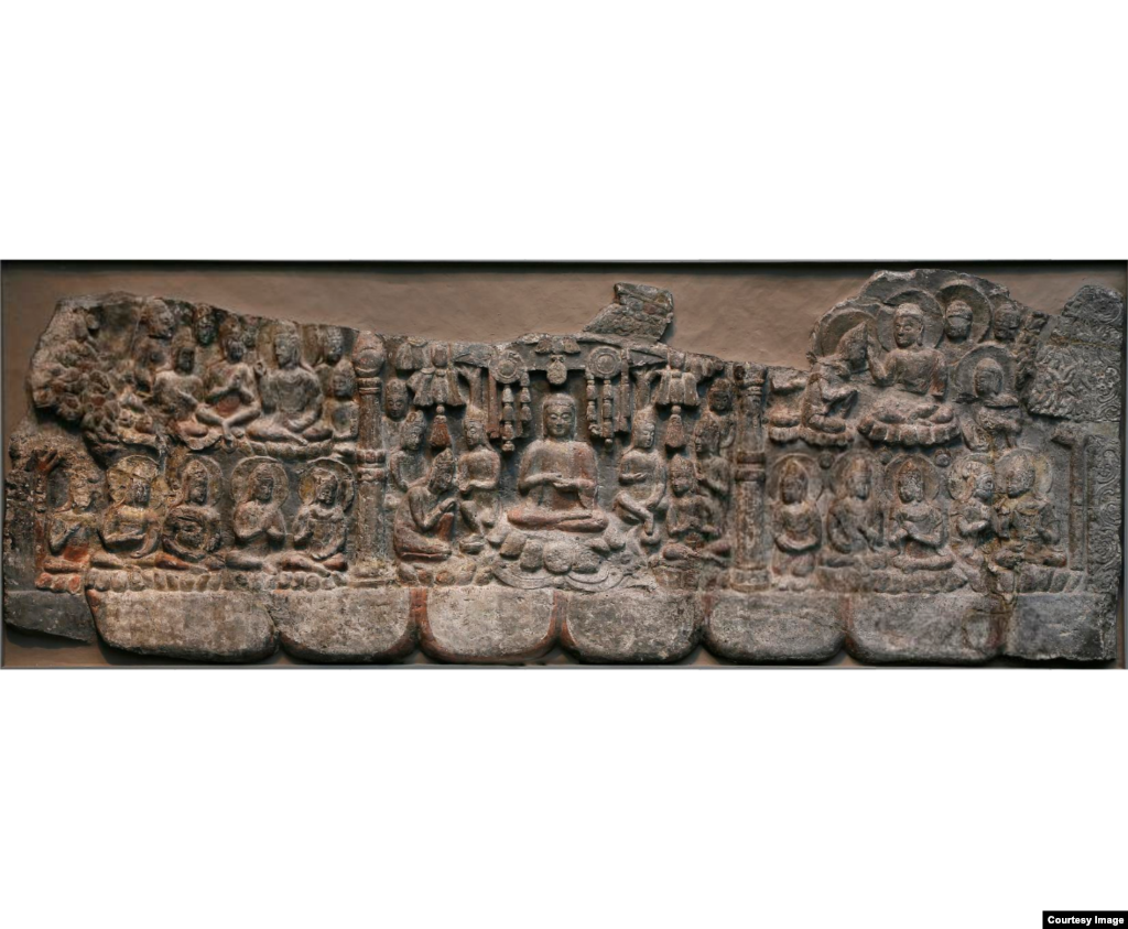 Gathering of Buddhas and Bodhisattvas, limestone with traces of pigment, Hebei province, China, Northern Qi dynasty (550 - 577).