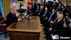 特朗普在白宫会见中国贸易代表团（2019年2月22日）