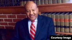 ፍጹም አቻምየለህ - የሕግ ባለሞያ