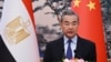 Le ministre chinois des Affaires étrangères Wang Yi lors d'une visite en Égypte.
