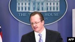白宫发言人吉布斯在新闻发布会上