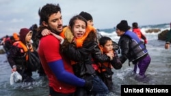 وزارت خارجۀ امریکا، نوجوانانی را که به تنهایی راهی سفر خارج می گردند، قربانی قاچاق انسان عنوان کرده است.