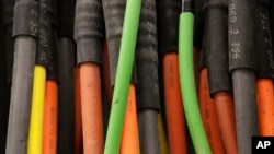 资料照：海底光纤高速电缆 