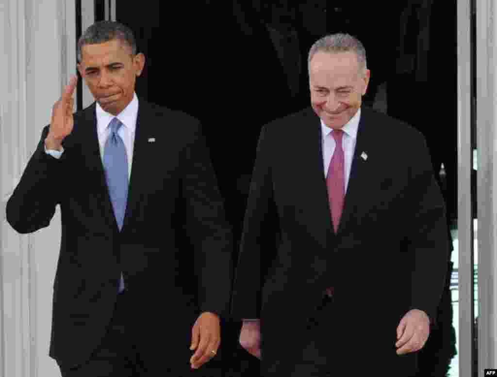 Morley Piper, veteran Drugog svjetskog rata iz američke 29. Pješadinske divizije, star 90 godina, odaje počast tokom komemoracije na plaži Omaha, u Viervilleu sur Mer, 6. juna 2014.