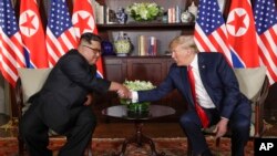 美国总统川普和朝鲜领导人金正恩历史性会面