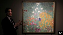 تابلوی باغ مزرعه یا باغ گل از «گوستاو کلیمت» نقاش اتریشی در سال ۱۹۰۸ نام او را بر سر زبانها انداخت 