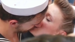 美国万花筒：纽约计程车旅馆；二战胜利之吻重现时报广场