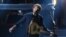 지난 2월 영국 가수 에드 시런(Ed Sheeran)이 미국 로스엔젤레스에서 공연하고 있다.