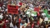 Des milliers de personnes contestent toujours la victoire d'IBK