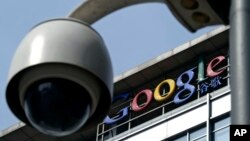 谷歌北京总部门前的监控摄像机镜头

