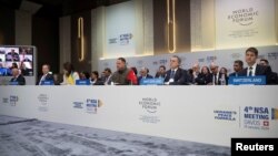 在达沃斯举行的有关乌克兰问题的国家安全顾问国际会议。（2014年1月14日）