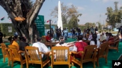 缅甸国务资政昂山素季（中）Union Day 节日期间在彬龙参加少数民族代表有关和平的讨论（2017年2月12日）