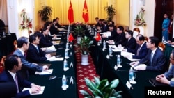 中国和越南官员在河内举行会谈