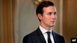Jared Kushner, gendre et conseiller principal du président américain Donald Trump, assiste à une réunion à Bedminster, le 11 août 2017.