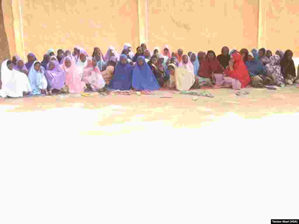 Kungiyar Fafutukar Wanzar Da Zaman Lafiya Tsakanin Addinai Ta Ba Makarantun Islamiyya Goma Tallafi