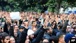 突尼斯反对派领袖遇害引发抗议