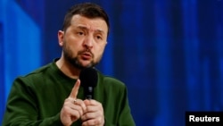 乌克兰总统泽连斯基2月25日在基辅参加“乌克兰：2024年”会议。