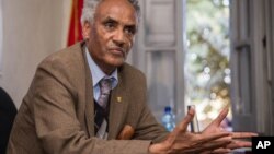 ፕሮፌሰር በየነ ጴጥሮስ