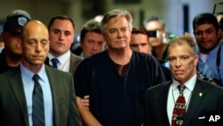 Pol Manafort dolazi u sudnicu u Njujorku, 27. juna 2019. (AP/Seth Wenig)