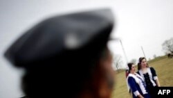 Azərbaycanda qızları erkən yaşlarında ərə vermək hələ də mühüm problemdir