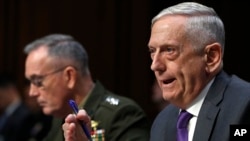 جیم متیس وزیر دفاع ایالات متحده در نشست کمیته نیروهای مسلح سنا - ۶ اردیبهشت ۱۳۹۷ 