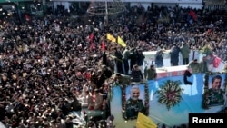 Sahrana generala Kasema Sulejmanija u njegovom rodnom gradu Kermanu odložena je zbog posle stampeda. 