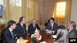 Presidenti Topi u takua me ambasadorët e SHBA, BE dhe OSBE për zgjedhjet e 8 majit