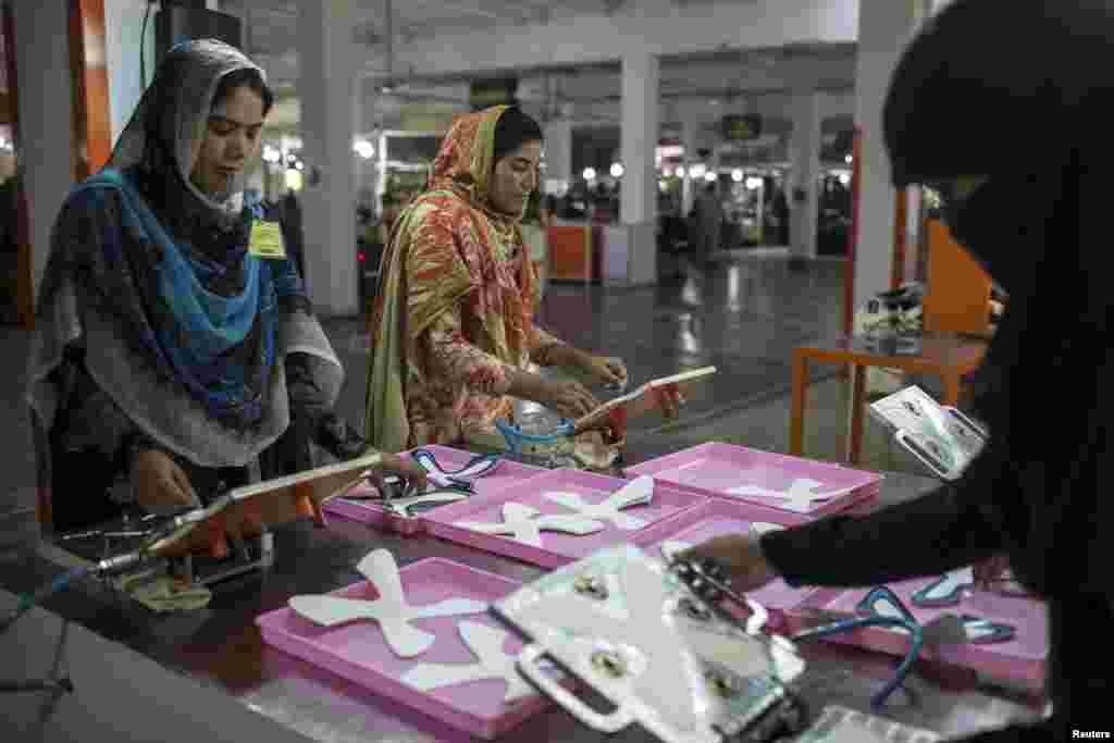 کھیلوں کے سامان کی تیاری کے لیے سیالکوٹ پوری دنیا میں شہرت رکھتا ہے۔