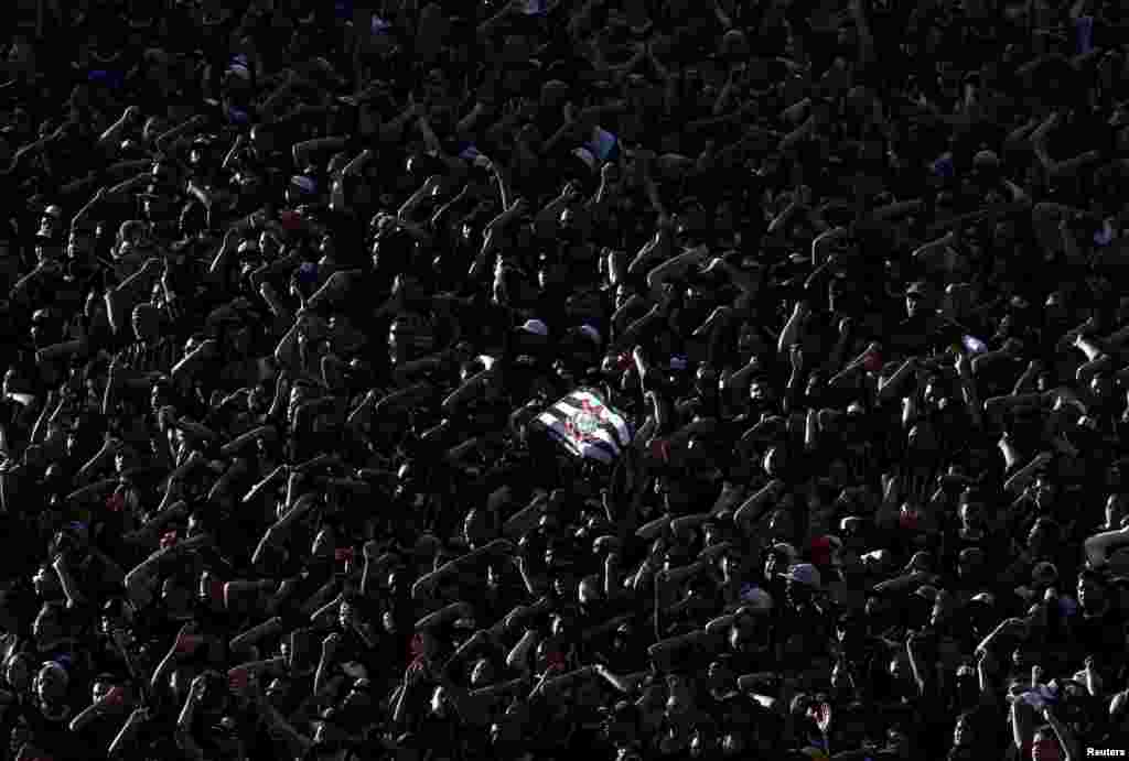 Corinthians&#39; fans cheer their team during the Paulista Championship between Corinthians and Ponte Preta at Arena Corinthians stadium in Sao Paulo, Brazil, May 7, 2017.