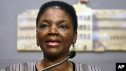 Valerie Amos, Kepala badan bantuan kemanusiaan PBB (OCHA) mengimbau dana 301 juta dolar untuk bencana topan Haiyan di Filipina (foto: dok). 