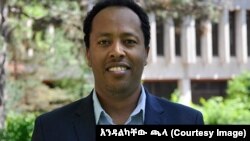 ሀምሊን ዩንቨርስቲ ረዳት ፕሮፌሰር የሆኑትና በተለይ በኢንተርኔትና ሚህበራዊ ሚድያዎች ዙሪያ ሰፊ ጥናቶችን ያካሄዱት እንዳልካቸው ጫላ