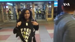 NBA奇才队对阵广州龙狮队 香港球迷场上抗议