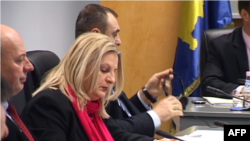 Kosovë: Pushteti dhe opozita të ndarë rreth bisedimeve me Serbinë