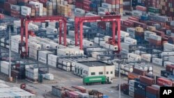 Tashar jirgin ruwan Yangshan, Shanghai cike da kaya daga Amurka