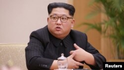 김정은 북한 국무위원장이 지난 9일 조선노동당 중앙위원회 정치국회의를 주재하고 있다.