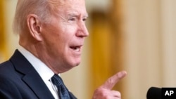 美国总统拜登2022年2月15日发表讲话再次警告俄罗斯不要入侵乌克兰。（美联社）