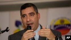Menteri Dalam Negeri Miguel Rodriguez Torres di Caracas, Venezuela (2/5).