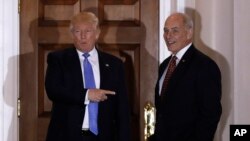 دیدار دونالد ترامپ رئیس جمهوری منتخب آمریکا (چپ) و جان کلی ژنرال بازنشسته تفنگداران دریایی در نیوجرسی - ۲۰ نوامبر ۲۰۱۶ 