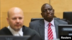 Wakil Presiden Kenya William Ruto (kanan) saat menghadiri sidang peradilan di Mahkamah Kejahatan Internasional (ICC) di Den Haag, 10 September 2013.