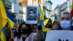 مقایسه پوتین با هیتلر در تظاهرات ضد جنگ