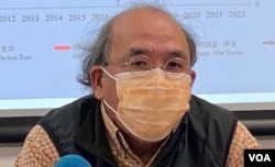 香港民意研究所副行政总裁钟剑华表示，香港目前有如以紧急法治港，担心社会自由逐渐消失。