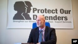 La organización nacional Protect Our Defenders se dedica a luchar contra la epidemia de violaciones y ataques sexuales dentro del Ejército estadounidense.