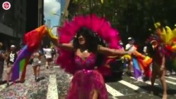 Putin Tells Elton John Russia ‘Unbiased’ Toward LGBT Community