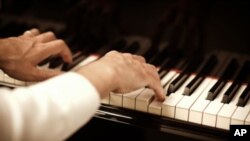 တေးဂီတထုတ်လုပ်မှု လုပ်ငန်းမှာ အပြောင်းအလဲတွေ အကြီးအကျယ် ကြုံနေရပါတယ်။