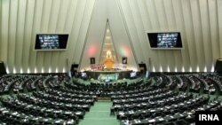  مجلس از دولت ایران خواسته با حذف سه دهک از خانواده‌های پردرآمد، درآمد حاصل از آن به تولید و خانواده‌های نیازمند اختصاص دهد.