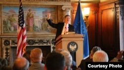 国会科技与太空事务委员会主席拉马尔.史密斯在国会图书馆发表演讲（照片来自拉马尔.史密斯议员办公室）